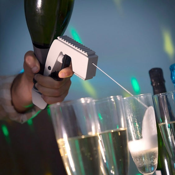 Champagnerpistole, 4. Generation verbesserte Bierpistole Shooter, größere  Reichweite, Alkohol Gun Shooter eignet sich für alle Arten von  Junggesellinnenabschieden, Geburtstag